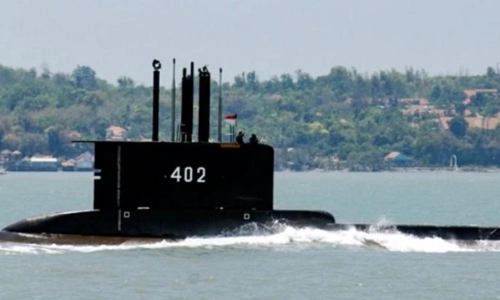 Ραγίζει καρδιές ο γιός του υποπλοιάρχου που χάθηκε στο υποβρύχιο